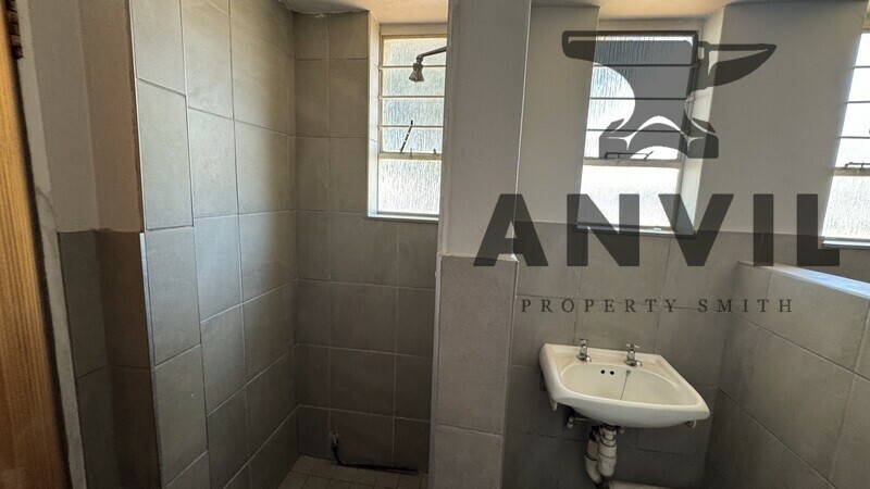 Sifon Industrial Park, Robertville, Randburg - Unit C1 property image 12