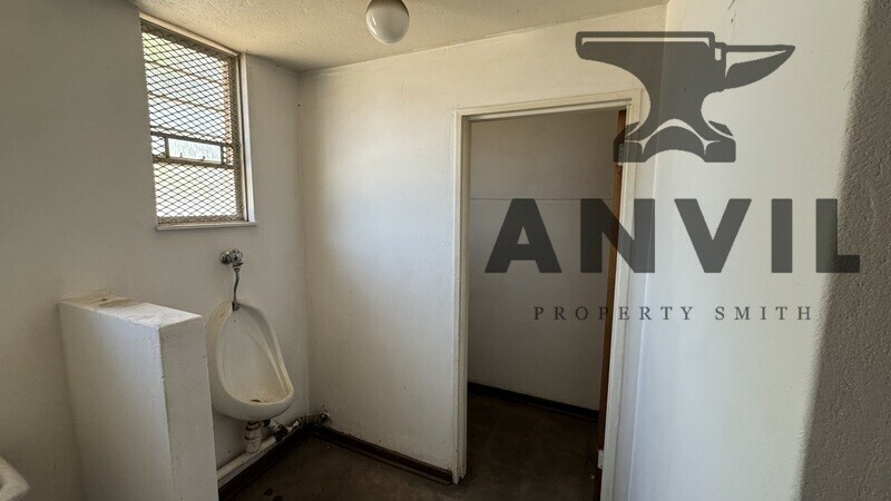 Sifon Industrial Park, Robertville, Randburg - Unit D5 property image 8