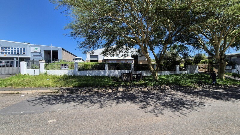 94 Marseilles Crescent - Yard space property image 11