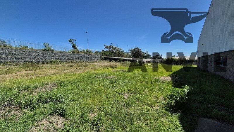 94 Marseilles Crescent - Yard space property image 4