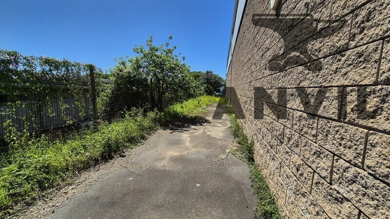 94 Marseilles Crescent - Yard space property image 10