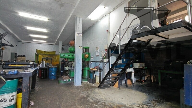 12 Nipper Road - Combined Units Purchase property image 10