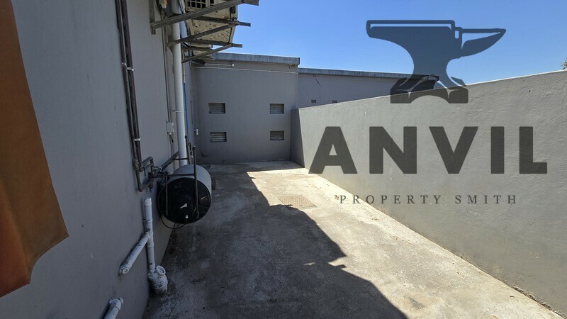 Brackenfell Shopping Centre - Shop 200m2 property image 15