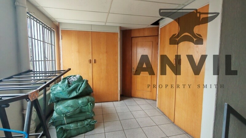 9 Molekule Street , Chloorkop - Whole Property  property image 21