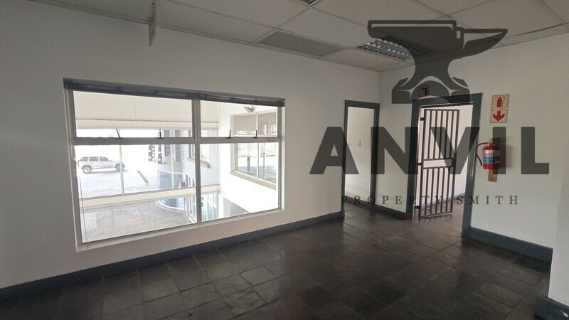 Botha & Diesel Showroom - Showroom To Let property image 24