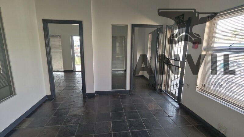 Botha & Diesel Showroom - Showroom To Let property image 31