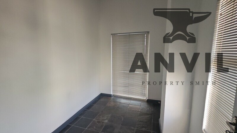 Botha & Diesel Showroom - Showroom To Let property image 35