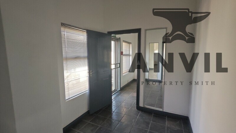 Botha & Diesel Showroom - Showroom To Let property image 36