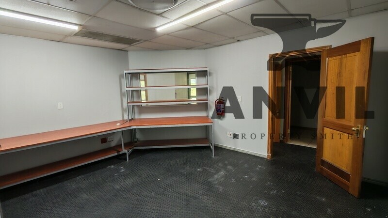 Palms Office Court - Building 3 Unit to let property image 11