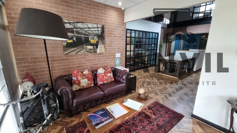 Parade On Kloof - Units 11 & 12 property image 2