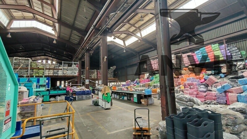 9 Molekule Street , Chloorkop - Whole Property  property image 10