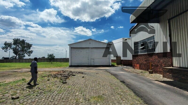 201 Bergrivier Drive , Chloorkop  - Whole Property  property image 5