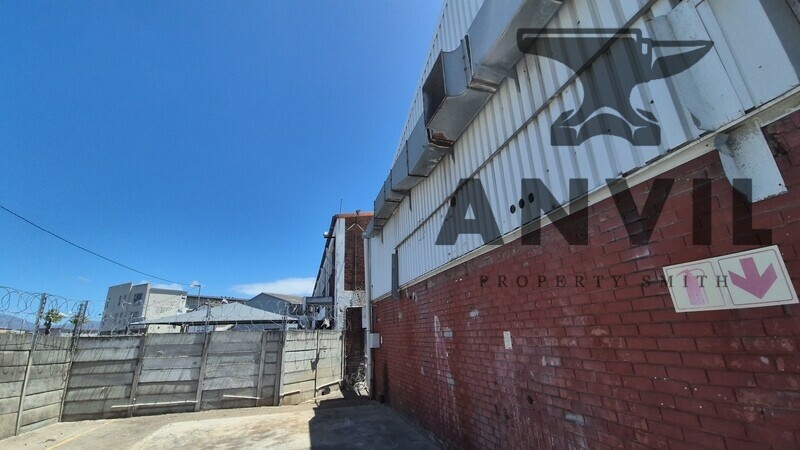 16 Flamingo Cres - Halls 9,10,11,12 & Offices property image 9