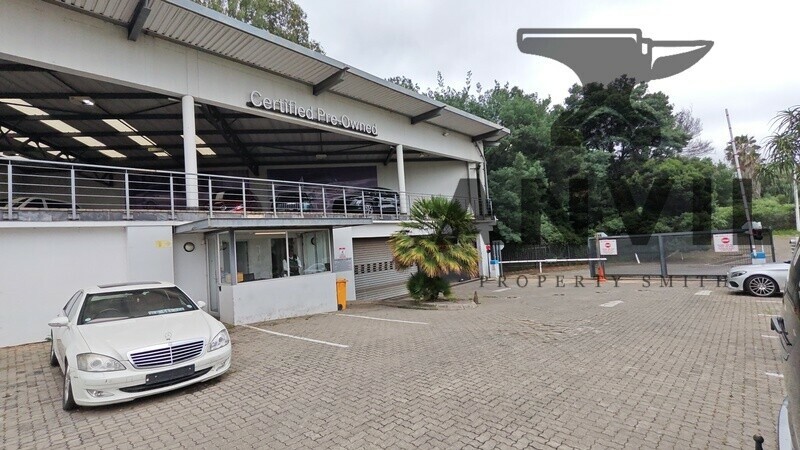Mercedes Benz Garage Constantia Kloof  - Mercedes Benz Second Hand Car Dealership Space property image 35