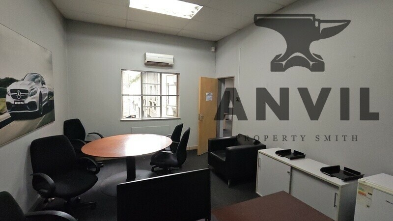 Mercedes Benz Garage Constantia Kloof  - Mercedes Benz Second Hand Car Dealership Space property image 15