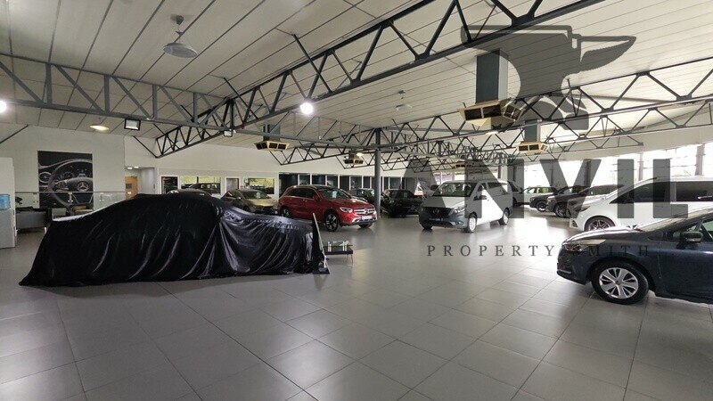 Mercedes Benz Garage Constantia Kloof  - Mercedes Benz Second Hand Car Dealership Space property image 3