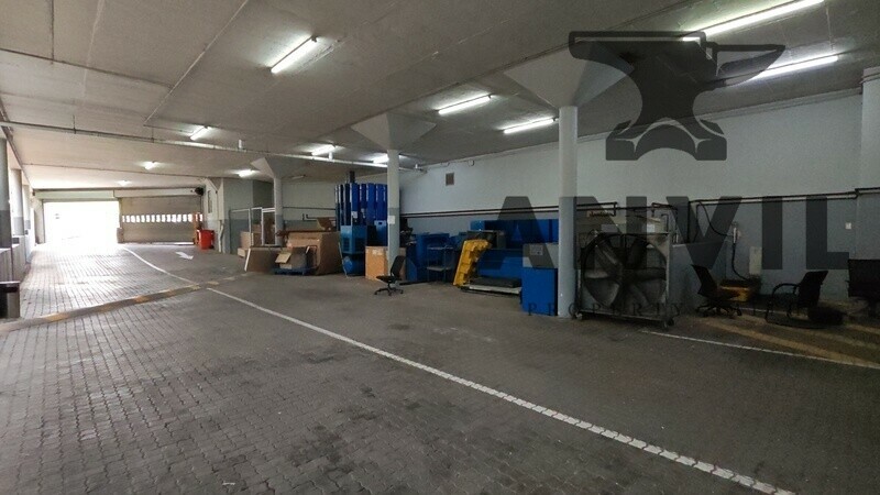 Mercedes Benz Garage Constantia Kloof  - Mercedes Benz Second Hand Car Dealership Space property image 24