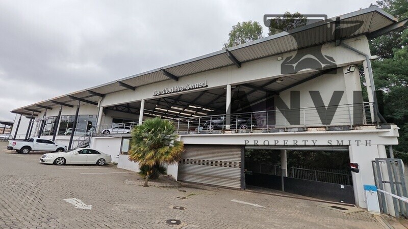 Mercedes Benz Garage Constantia Kloof  - Mercedes Benz Second Hand Car Dealership Space property image 31
