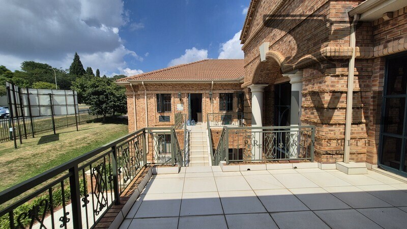 Block D, La Rocca Office Park, Bryanston - FF RHS property image 4