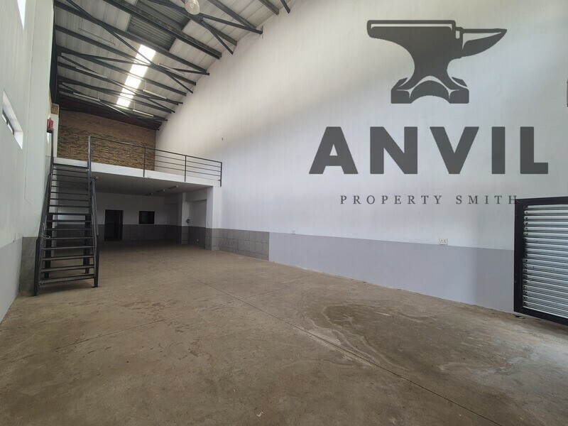 12 Langkloof Street - 260m² Industrial Unit to Let in Alrode South, Truck Access Business Park property image 4
