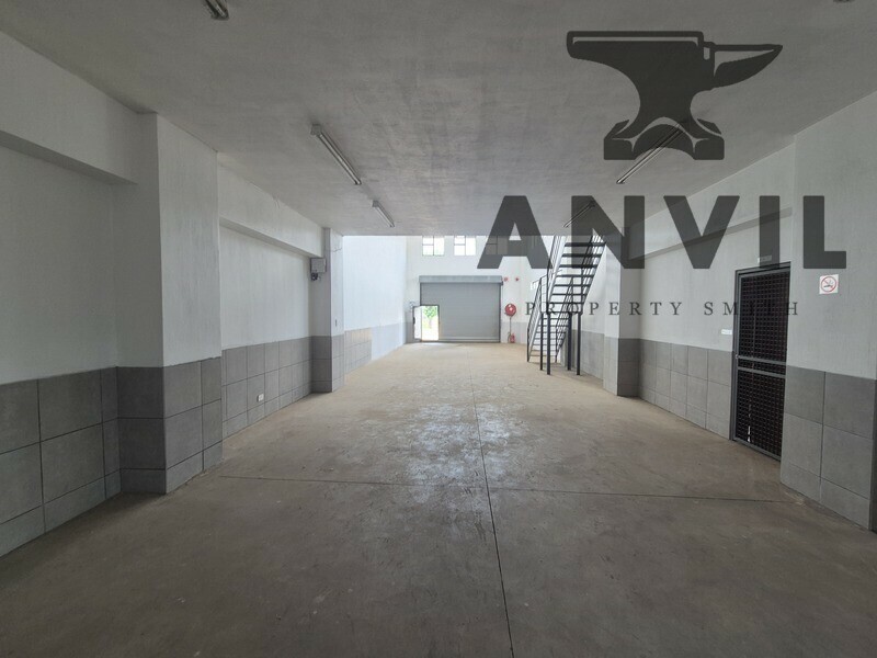 12 Langkloof Street - 260m² Industrial Unit to Let in Alrode South, Truck Access Business Park property image 5