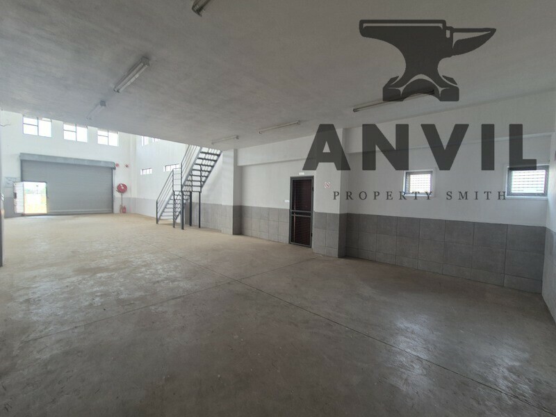 12 Langkloof Street - 260m² Industrial Unit to Let in Alrode South, Truck Access Business Park property image 7