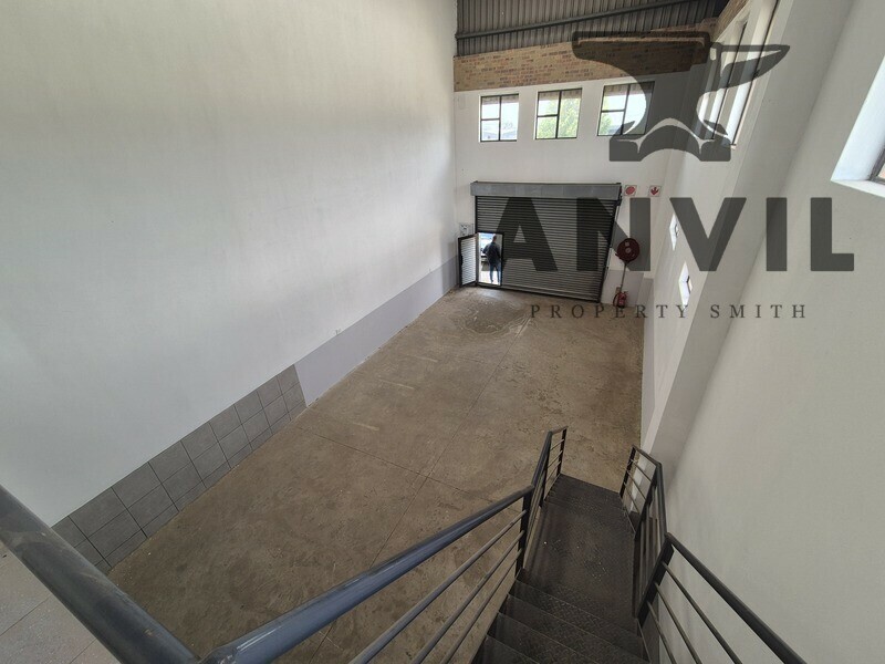 12 Langkloof Street - 260m² Industrial Unit to Let in Alrode South, Truck Access Business Park property image 11