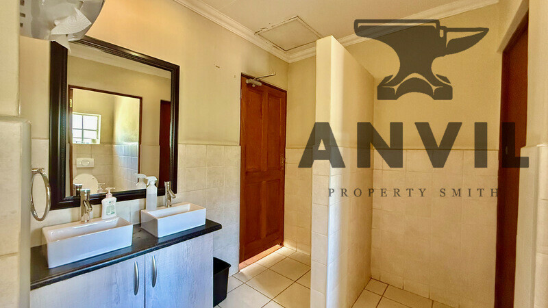 245 Hall Street Die Hoewes Centurion - Entire Property for Sale property image 8