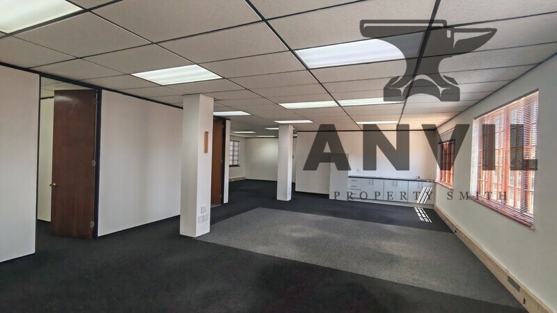 Highway Gardens office park  - Building 8 First floor RHS  property image 19