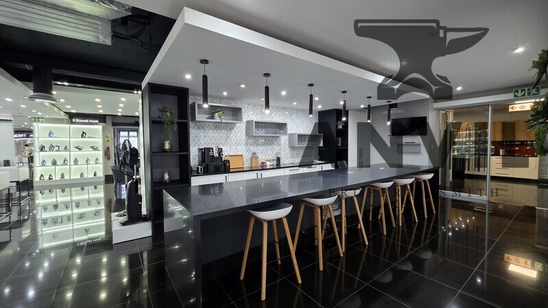 LivingBrands Building, Pineslopes Shopping Center - LivingBrands Building property image 6