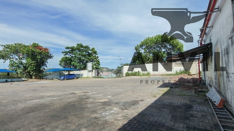 8 Edison Road - All 4 Sections and Yard For Sale property image 39