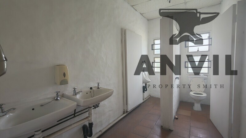 8 Edison Road - All 4 Sections and Yard For Sale property image 6