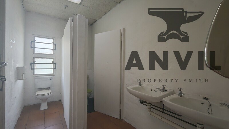 8 Edison Road - All 4 Sections and Yard For Sale property image 9