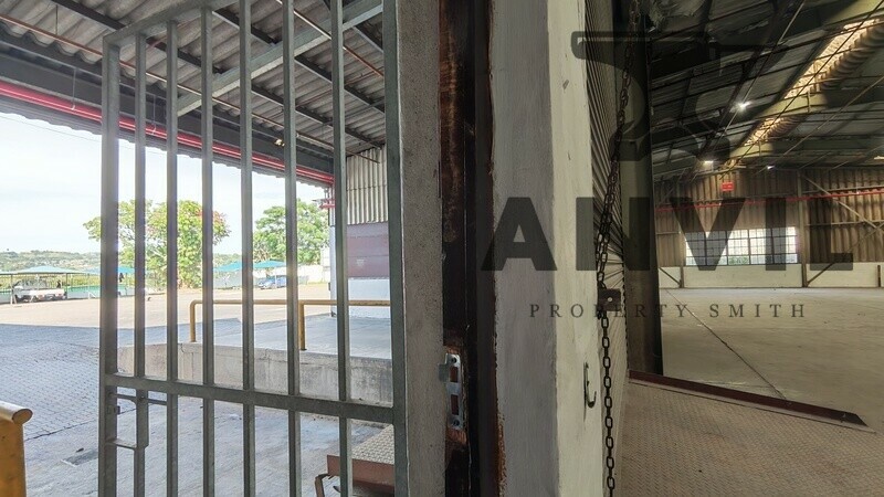 8 Edison Road - All 4 Sections and Yard For Sale property image 12