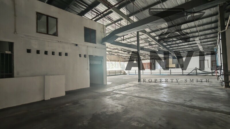 8 Edison Road - All 4 Sections and Yard For Sale property image 20