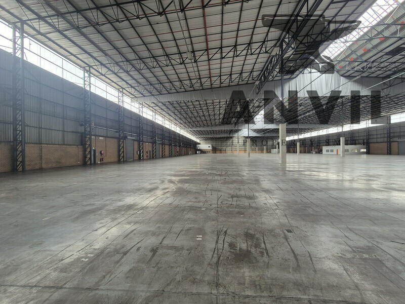  Gosforth Industrial Park - 13 926m² A Grade Warehouse to Let in Gosforth Park, Cross Dock Facility with Large Yard property image 4