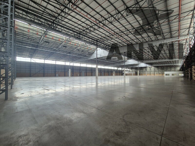  Gosforth Industrial Park - 13 926m² A Grade Warehouse to Let in Gosforth Park, Cross Dock Facility with Large Yard property image 9