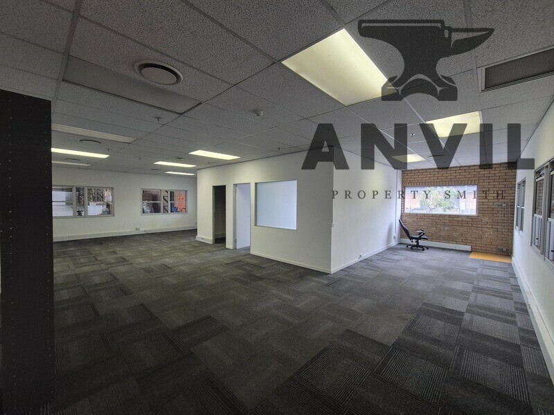  Gosforth Industrial Park - 13 926m² A Grade Warehouse to Let in Gosforth Park, Cross Dock Facility with Large Yard property image 17