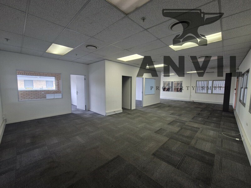  Gosforth Industrial Park - 13 926m² A Grade Warehouse to Let in Gosforth Park, Cross Dock Facility with Large Yard property image 19