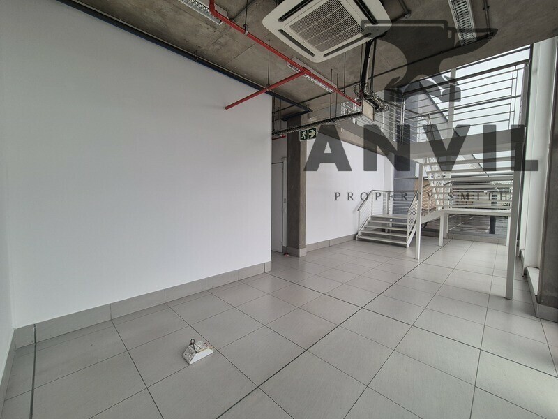  Gosforth Industrial Park - 13 926m² A Grade Warehouse to Let in Gosforth Park, Cross Dock Facility with Large Yard property image 24