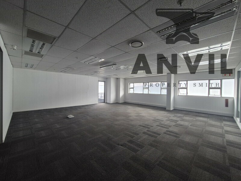  Gosforth Industrial Park - 13 926m² A Grade Warehouse to Let in Gosforth Park, Cross Dock Facility with Large Yard property image 28