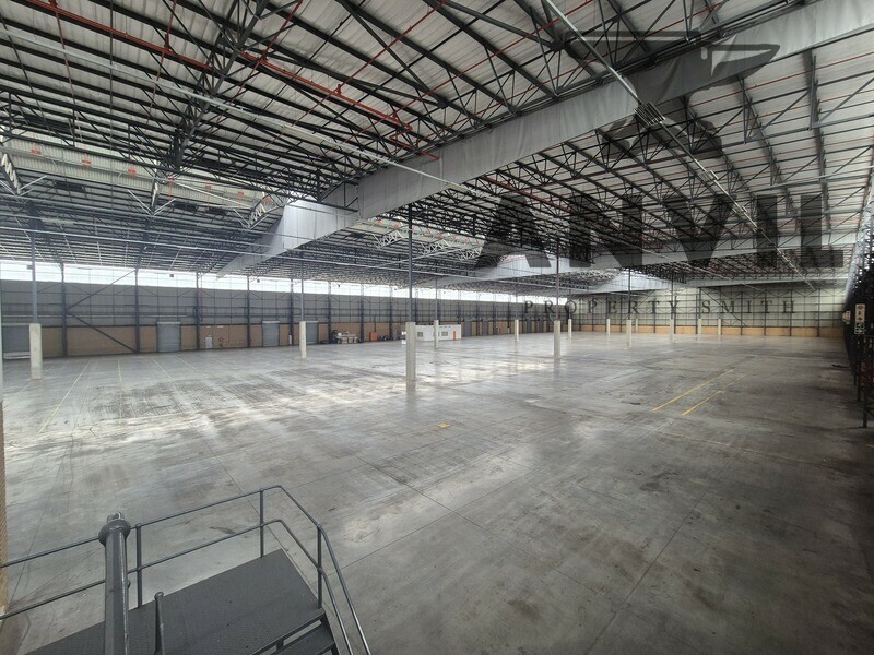  Gosforth Industrial Park - 13 926m² A Grade Warehouse to Let in Gosforth Park, Cross Dock Facility with Large Yard property image 14