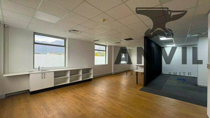 2nd Floor 512m2 Commercial Space 