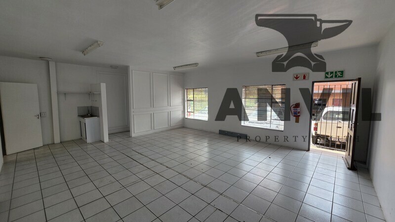 N12 Airport Industrial Park, Bartlett, Boksburg. - Unit 7 property image 18