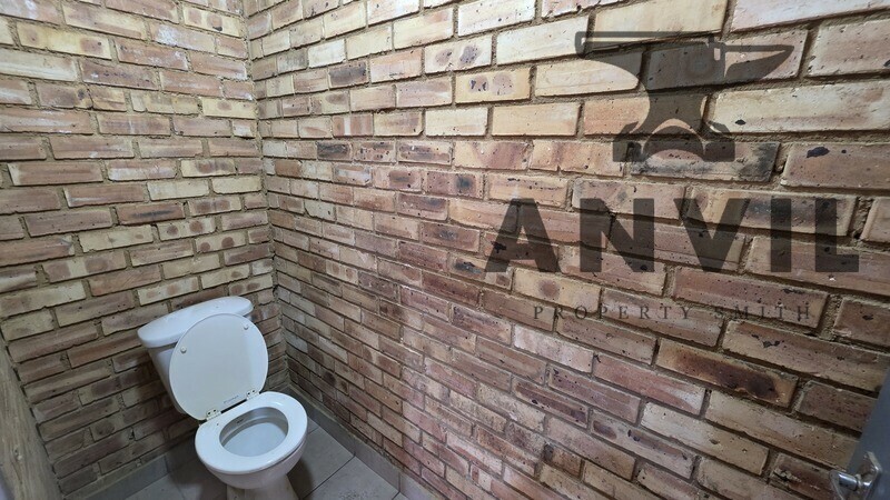 Brentwood Business Park - Unit 17  property image 15