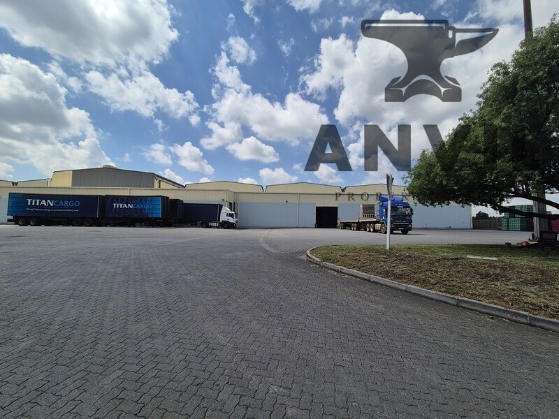 Crn Moore and Lantern st  - 24 910m² Industrial Building with 3 MVA Power and Large Yard for High-Volume Operations property image 3