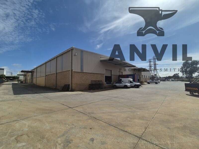 5 Indianapolis Boulevard - 3429m² Industrial Warehouse to Let in Gosforth Park, Secure Park with Dock Levelers property image 4