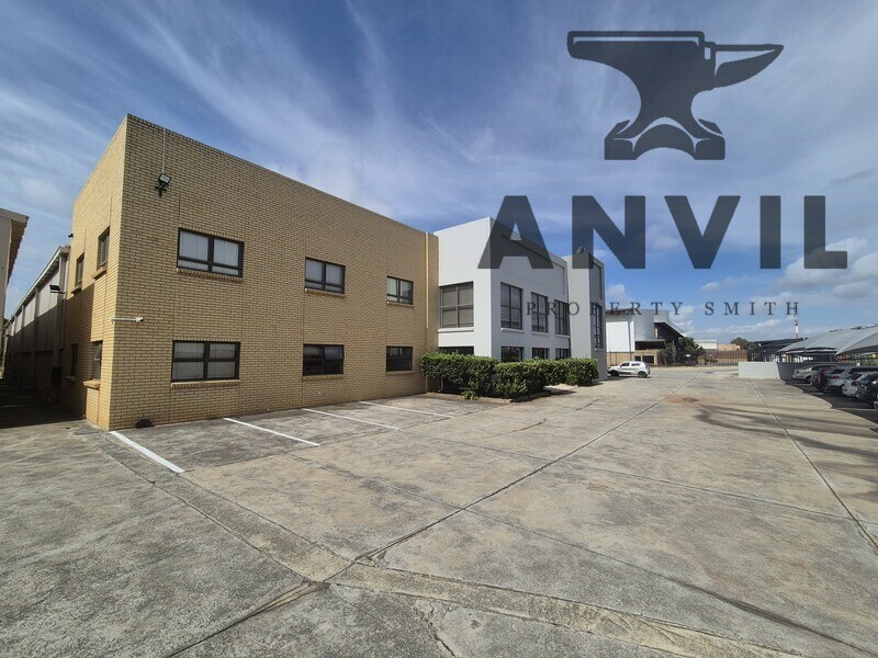 5 Indianapolis Boulevard - 3429m² Industrial Warehouse to Let in Gosforth Park, Secure Park with Dock Levelers property image 2