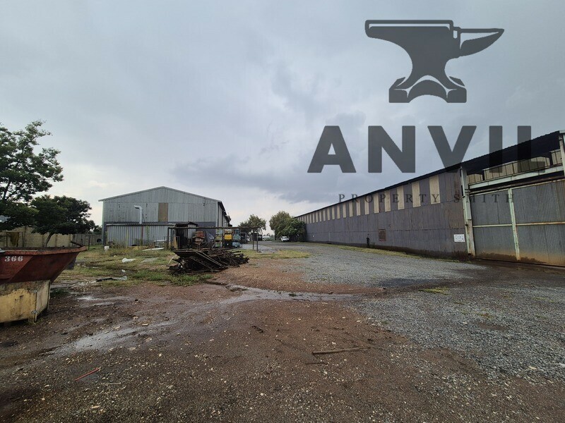 6 bosworth st, Alrode - 3223m² industrial property for sale in Alrode, Alberton with cranes and large yard property image 2