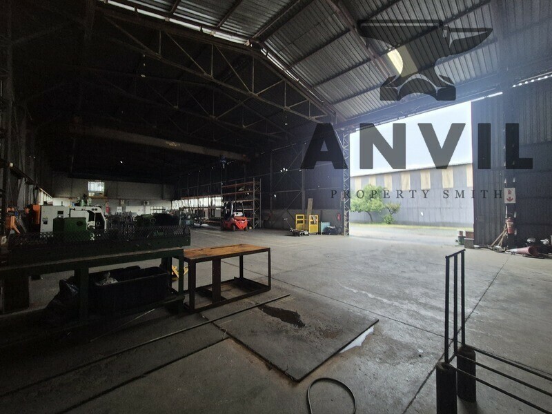 6 bosworth st, Alrode - 3223m² industrial property for sale in Alrode, Alberton with cranes and large yard property image 16